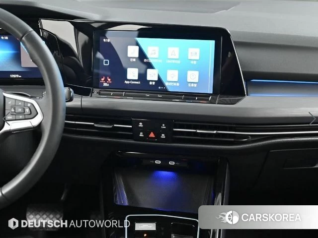 Volkswagen Golf 8th Generation 2024 Белый из Кореи, фото 5