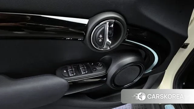 Mini Cooper 2021 Жемчужный цвет из Кореи, фото 5