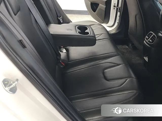 Hyundai The New Avante (CN7) 2023 Белый из Кореи, фото 5