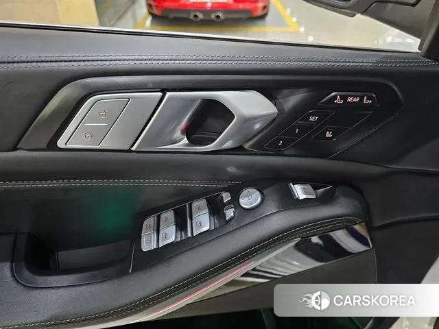 BMW X7 (G07) 2022 Белый из Кореи, фото 5