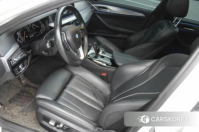 BMW 5 Series (G30) 2018 Белый из Кореи, фото 5