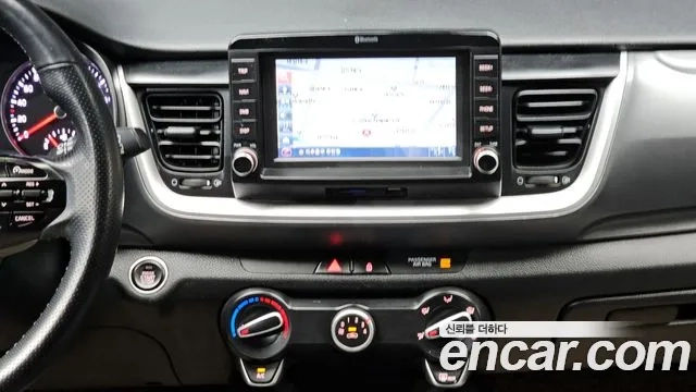 Kia Stonic 2018 Белый из Кореи, фото 5