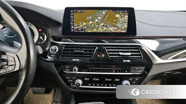 BMW 5 Series (G30) 2019 Белый из Кореи, фото 5