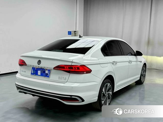 Volkswagen Bora 2022 Белый из Китая, фото 5
