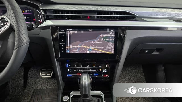 Volkswagen Arteon 2022 Белый из Кореи, фото 5