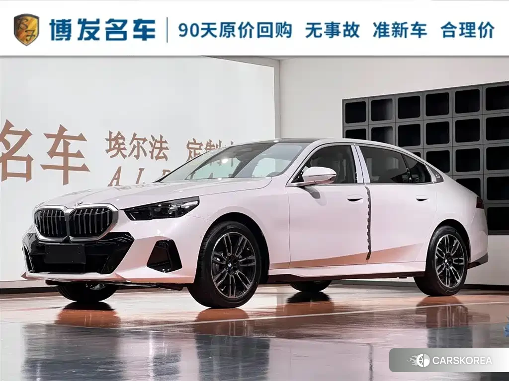 BMW 5 series 2026 Белый из Китая, фото 5