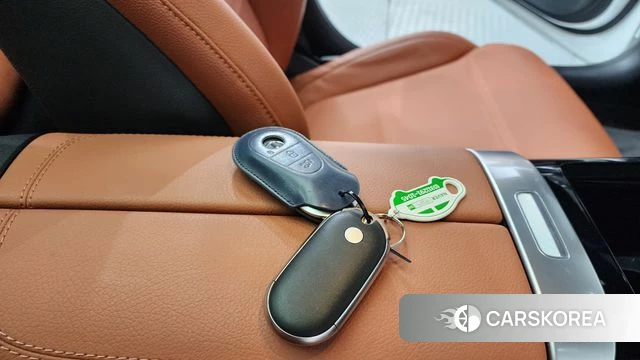 Mercedes-Benz C-Class W206 2023 Белый из Кореи, фото 5