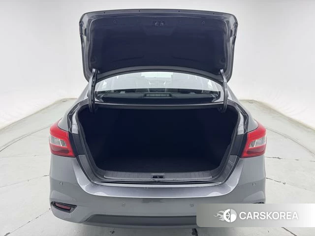 Nissan Xuan Yi 2026 Серебристо-серый из Китая, фото 5