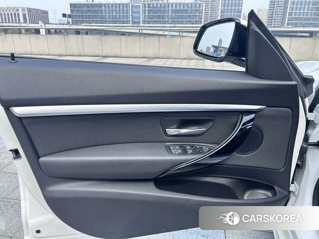 BMW 3 series GT 2021 Белый из Китая, фото 5