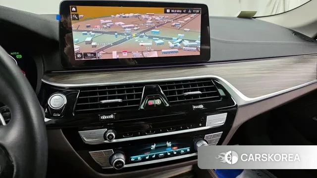 BMW 5 Series (G30) 2023 Белый из Кореи, фото 5