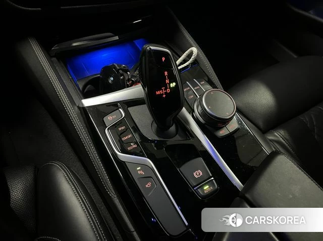 BMW 5 Series (G30) 2019 Белый из Кореи, фото 5