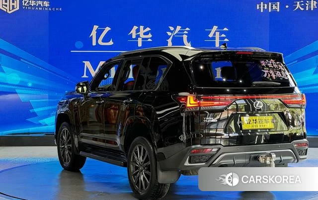 Lexus LX 2023 Черный из Китая, фото 5
