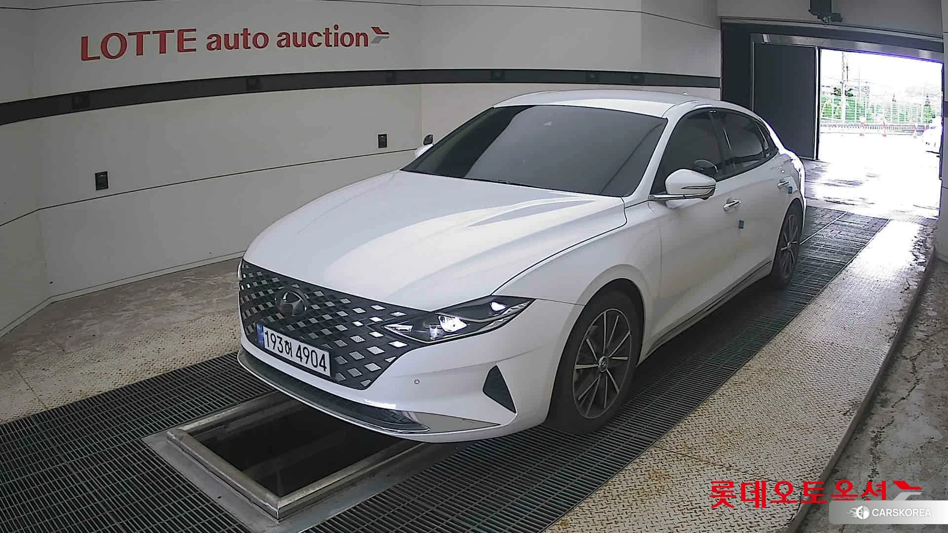 Hyundai Grandeur 2023 Creamy White Pearl (optional) из Кореи, фото 5