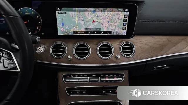 Mercedes-Benz E-Class W213 2022 Белый из Кореи, фото 5