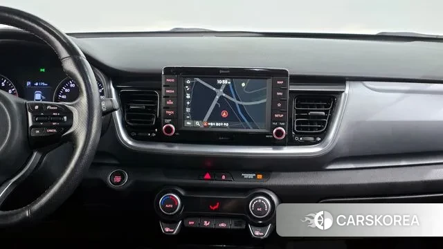 Kia Stonic 2018 Белый из Кореи, фото 5