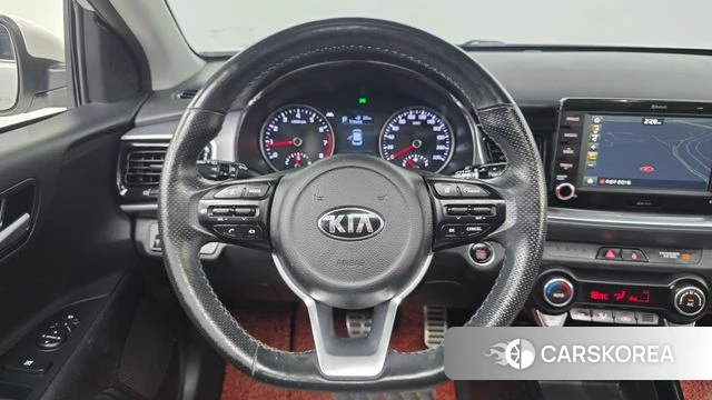 Kia Stonic 2018 Белый из Кореи, фото 5