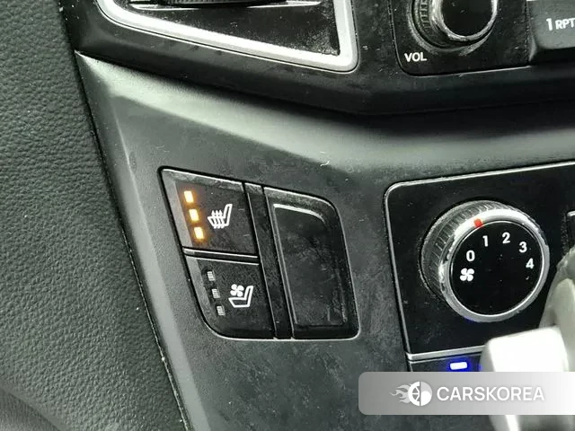 Hyundai The New Grand Starex 2018 Черный из Кореи, фото 5