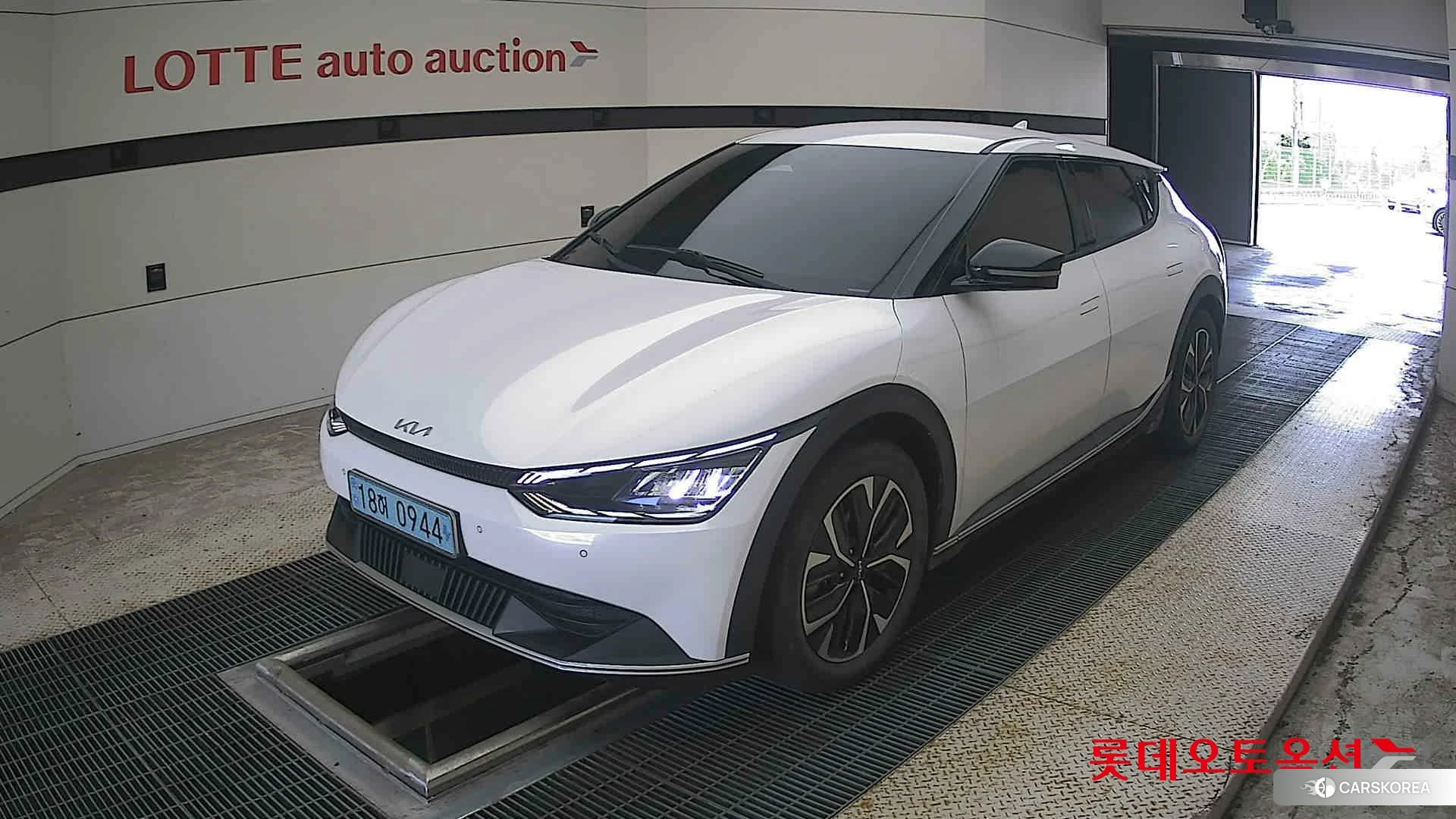 Kia EV6 2023 Белый из Кореи, фото 5