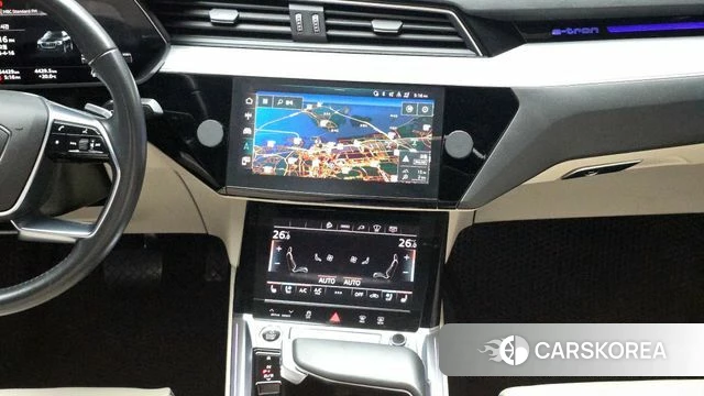 Audi e-Tron 2021 Белый из Кореи, фото 5