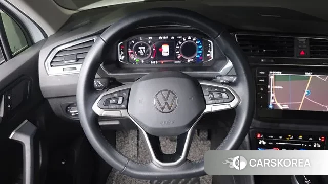 Volkswagen Tiguan second Generation 2022 Белый из Кореи, фото 5