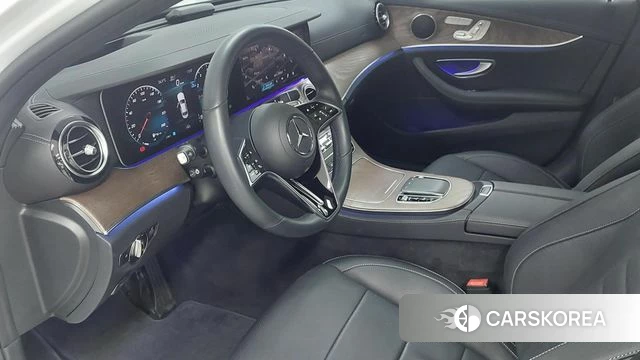Mercedes-Benz E-Class W213 2023 Белый из Кореи, фото 5
