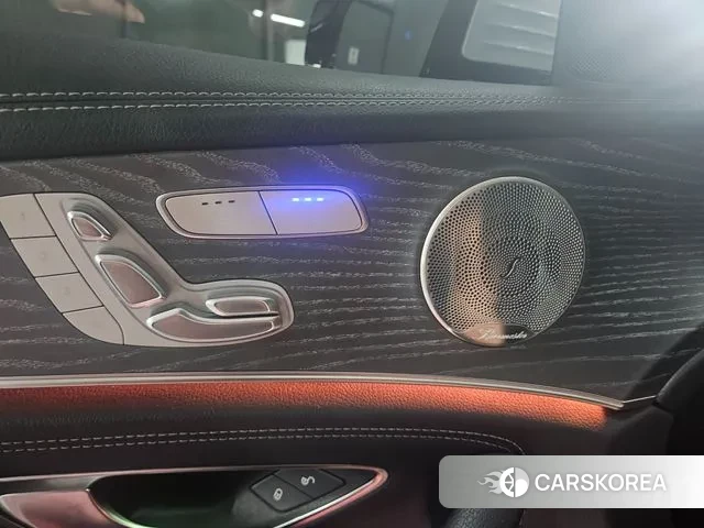 Mercedes-Benz E-Class W213 2022 Белый из Кореи, фото 5