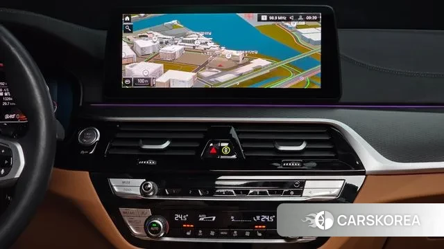 BMW 5 Series (G30) 2023 Белый из Кореи, фото 5