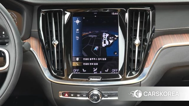 Volvo S60 3rd generation 2021 Белый из Кореи, фото 5