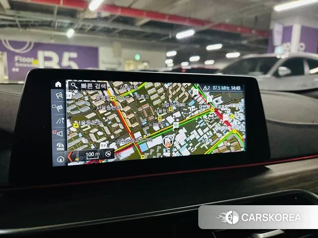 BMW 5 Series (G30) 2018 Белый из Кореи, фото 5