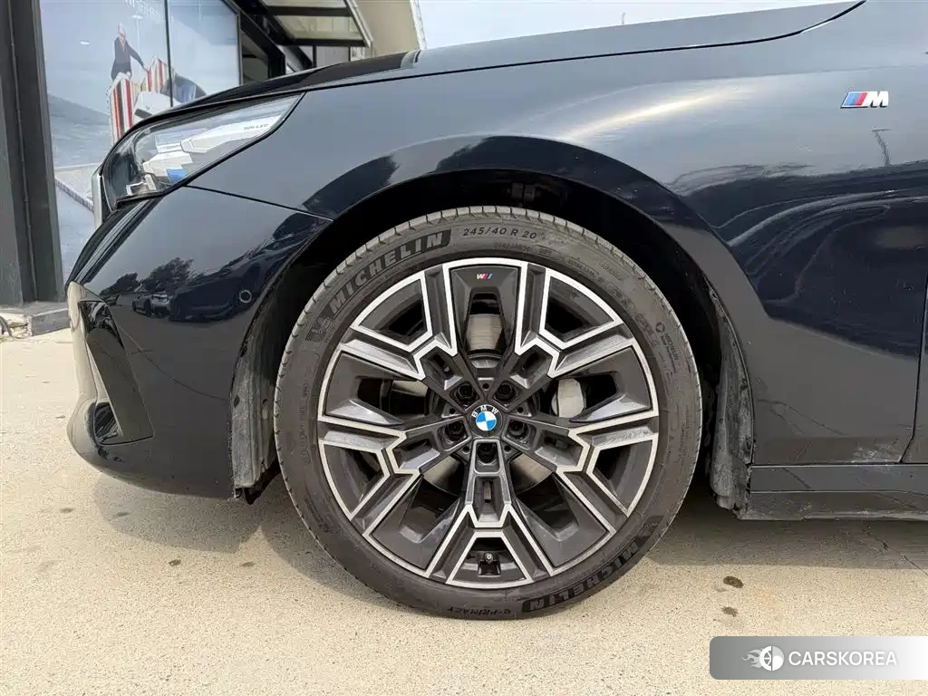 BMW 5 series 2025 Черный из Китая, фото 5