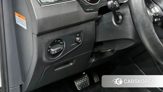 Volkswagen Tiguan second Generation 2018 Белый из Кореи, фото 5