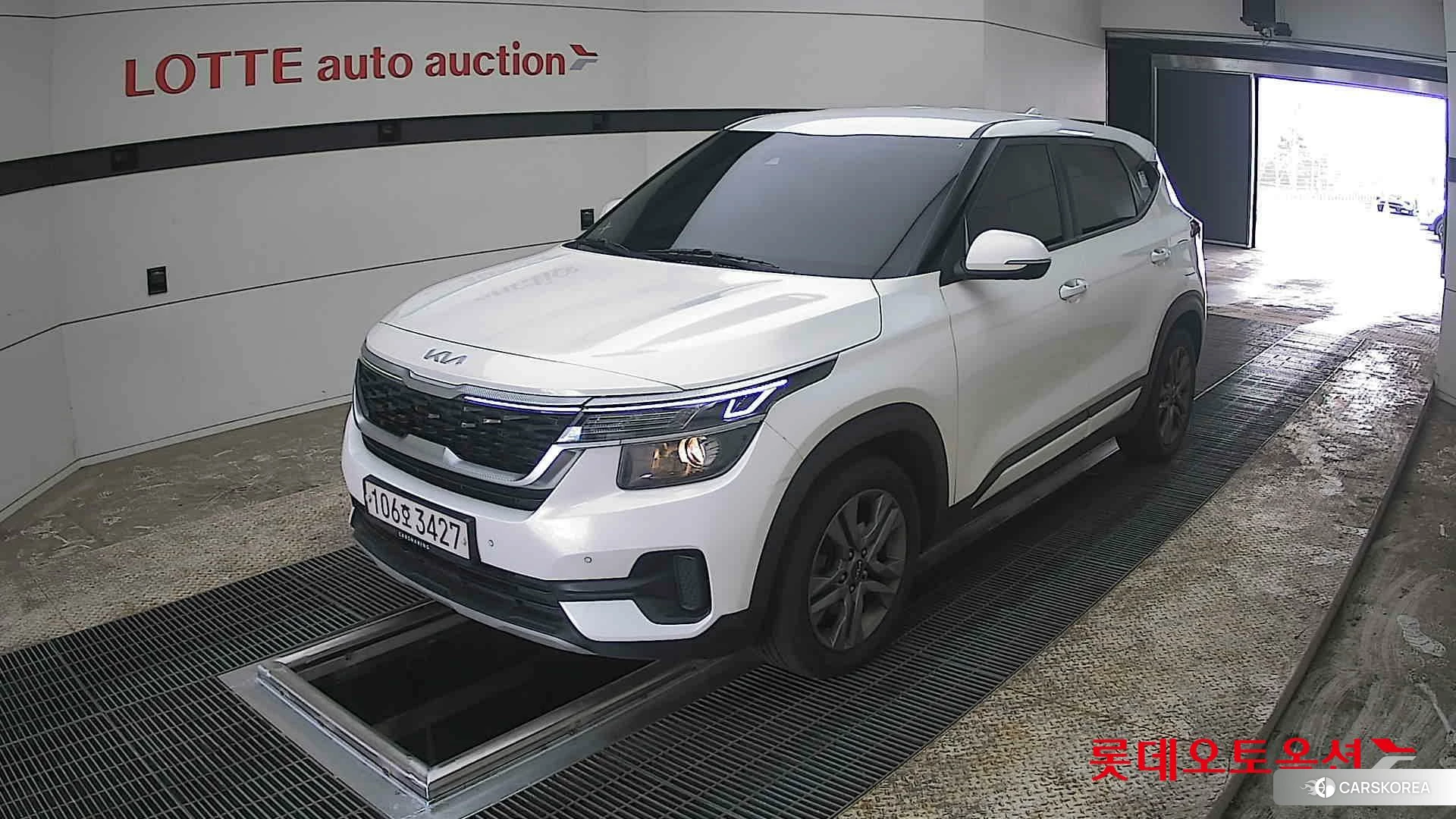 Kia Seltos 2022 Белый из Кореи, фото 5