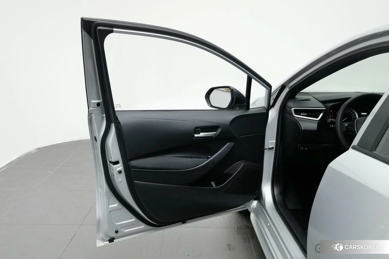 Toyota Lei Ling 2020 Серебристо-серый из Китая, фото 5