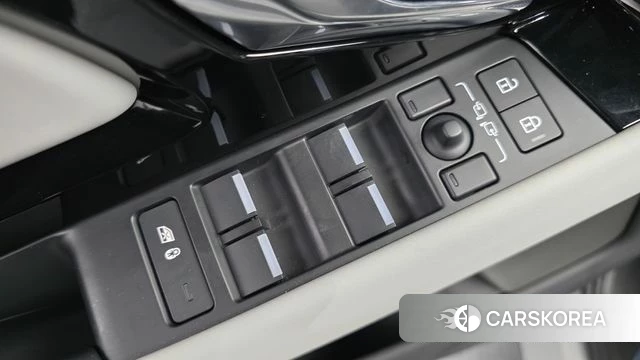 Land Rover Range Rover Evoque 2nd Generation 2025 Серебристо-серый из Кореи, фото 5