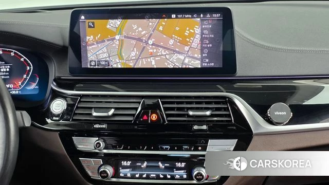 BMW 5 Series (G30) 2021 Белый из Кореи, фото 5
