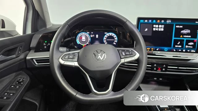 Volkswagen Golf 8th Generation 2025 Белый из Кореи, фото 5