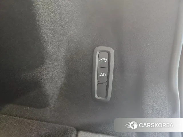 Volvo XC60 second Generation 2025 Белый из Кореи, фото 5