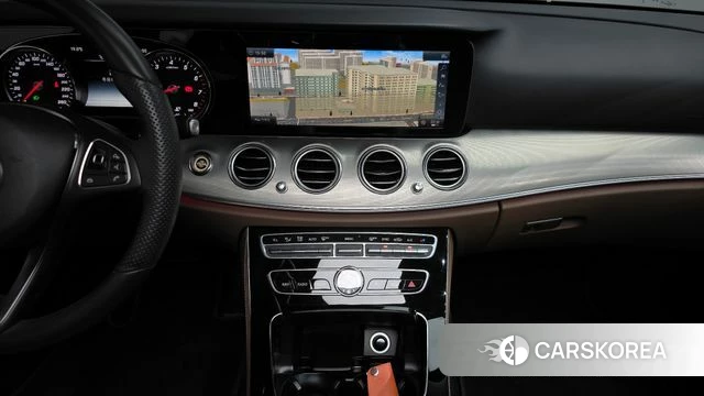 Mercedes-Benz E-Class W213 2018 Белый из Кореи, фото 5