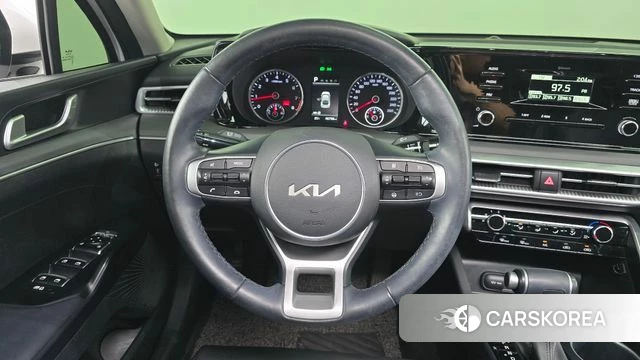 Kia K5 3rd generation 2023 Белый из Кореи, фото 5