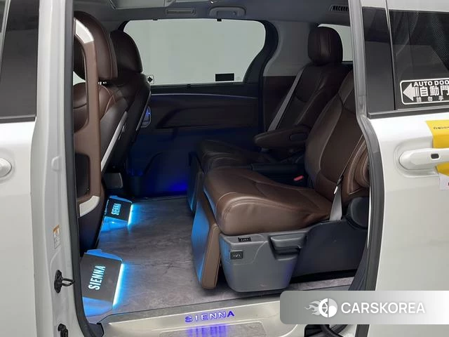 Toyota Saina 2024 Белый из Китая, фото 5