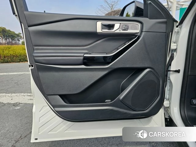 Ford Explorer 6th Generation 2021 Белый из Кореи, фото 5