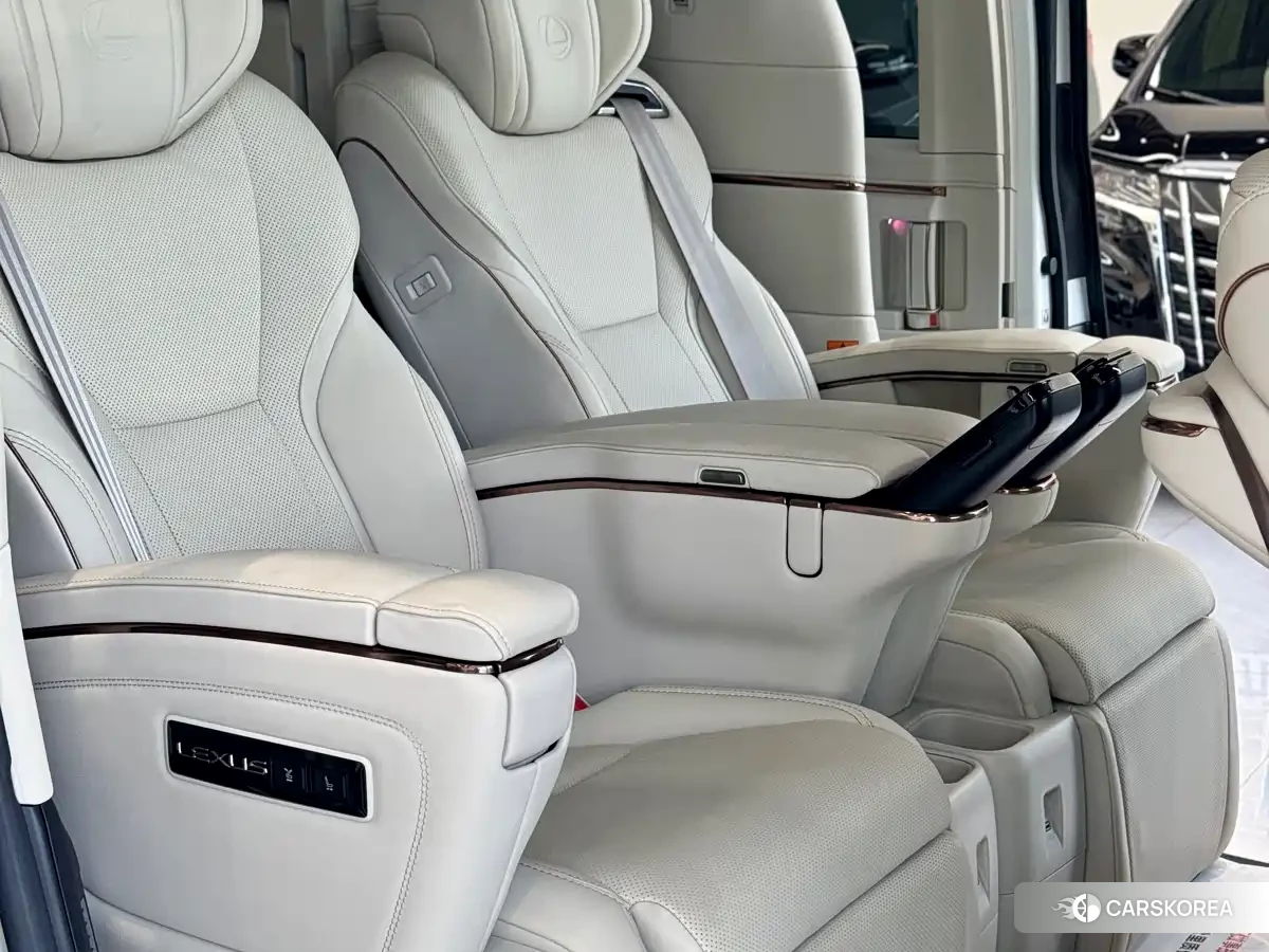 Lexus LM 2024 Белый из Китая, фото 5
