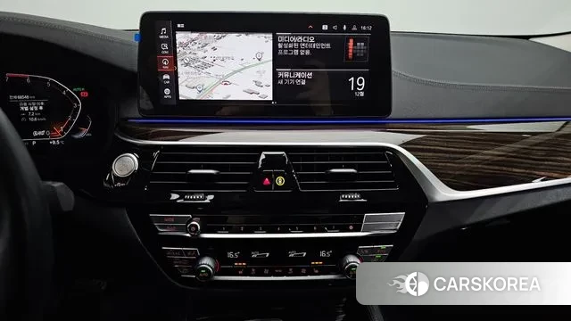 BMW 5 Series (G30) 2022 Белый из Кореи, фото 5