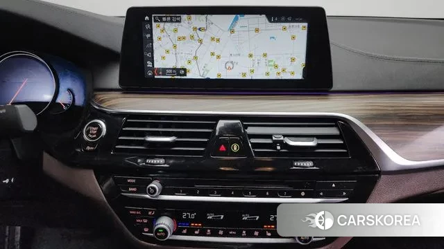 BMW 5 Series (G30) 2018 Белый из Кореи, фото 5