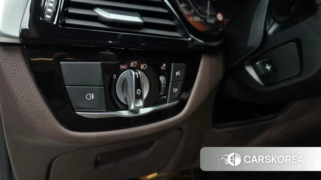 BMW 5 Series (G30) 2022 Белый из Кореи, фото 5