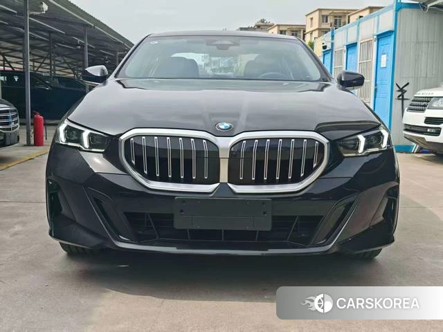 BMW 5 series 2026 Черный из Китая, фото 5