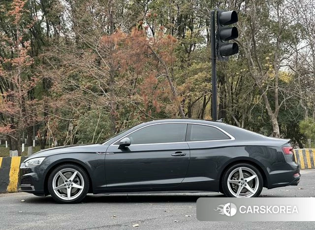 Audi A5 2018 Темно-серый из Китая, фото 5