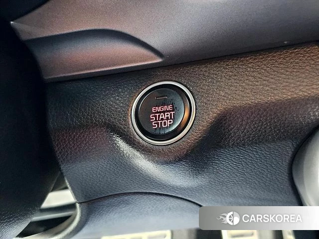Kia Stonic 2018 Белый из Кореи, фото 5