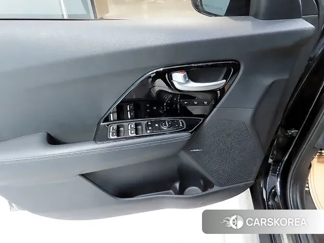 Kia Niro 2018 Черный из Кореи, фото 5