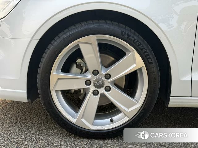 Audi A3 2018 Белый из Китая, фото 5